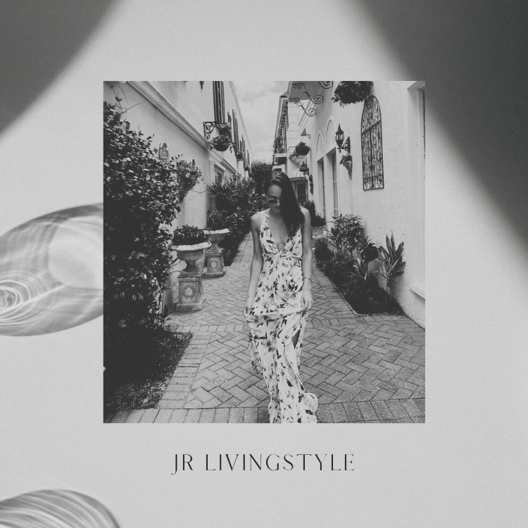 JR Livingstyle, person behind the blog, welcoming picture, black and white