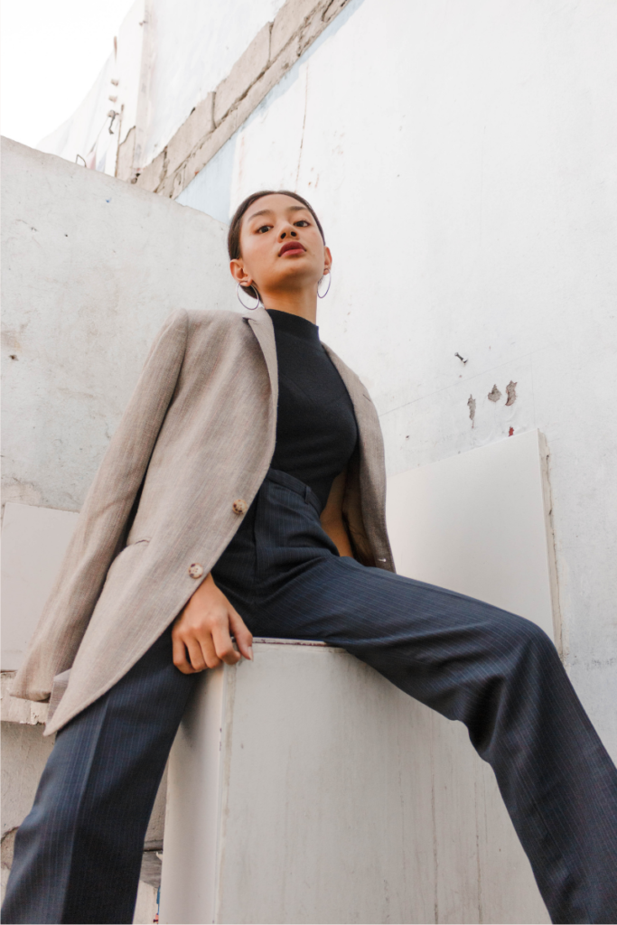 Timeless elegance unveiled. Neutral colors are basics to make you feel good and comfortable, perfect fit pants with black shirt and blazer.Way to go!